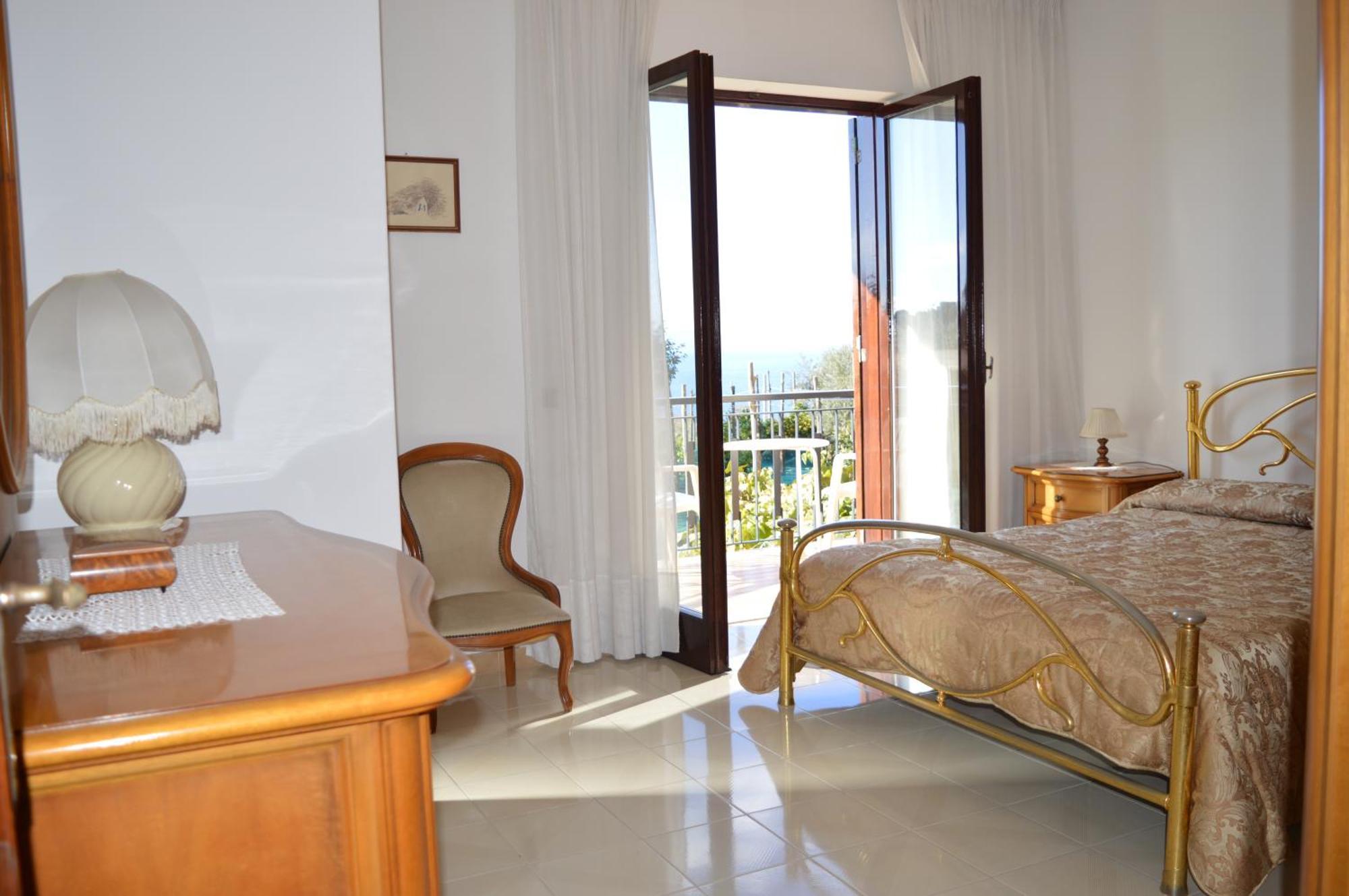 Mary'S Dream - Villa Overlooking Capri And Ischia In Sorrento Peninsula 马萨鲁布朗斯 外观 照片